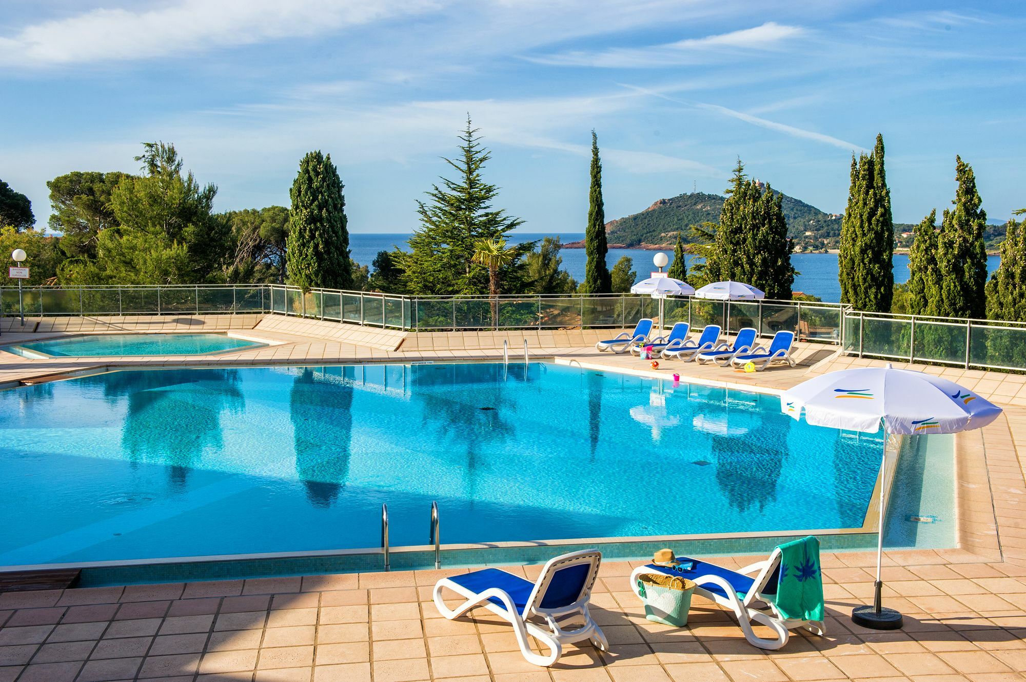 Village Club Les Mas De L'Esterel Saint-Raphaël Buitenkant foto