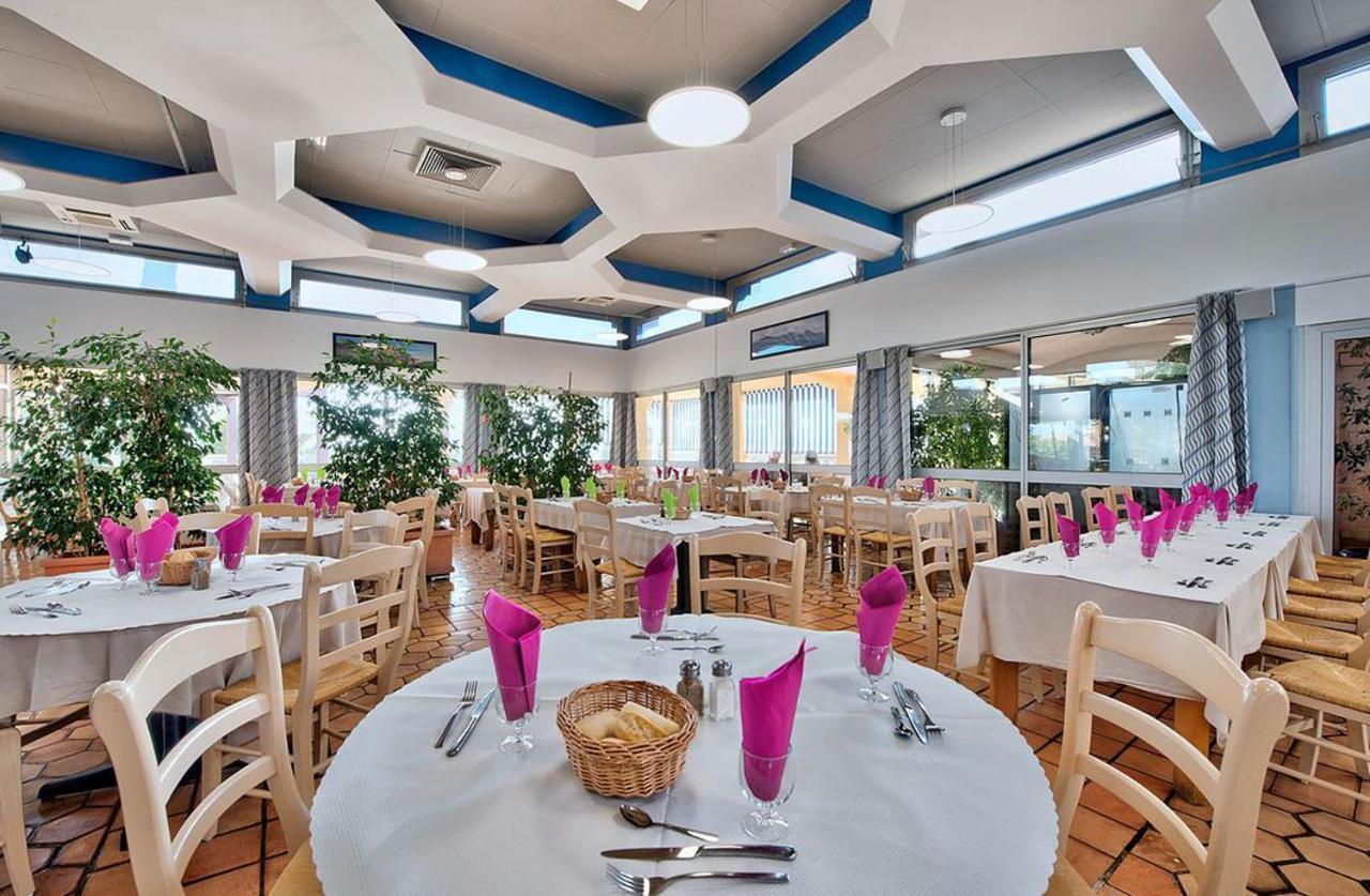 Village Club Les Mas De L'Esterel Saint-Raphaël Buitenkant foto